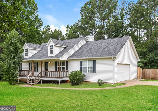 2nd image of 800 Pointe Trl, Locust Grove, GA 30248 | MLS# 10800453