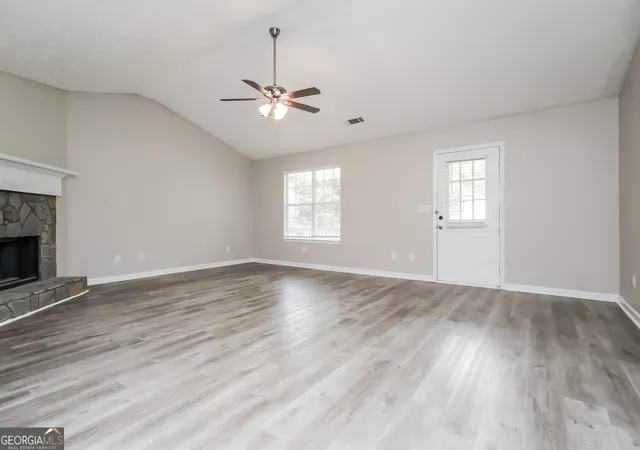 3rd image of 800 Pointe Trl, Locust Grove, GA 30248 | MLS# 10800453