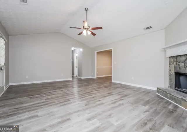 5th image of 800 Pointe Trl, Locust Grove, GA 30248 | MLS# 10800453