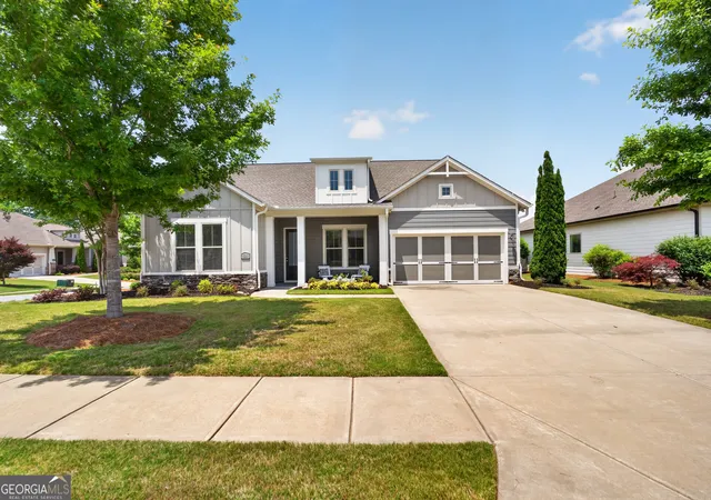 Photo 2 of Sale Pending at 301 Hazel Dr, Woodstock, GA 30189 | MLS# 10768862 | Listing updated on 2026-09-13