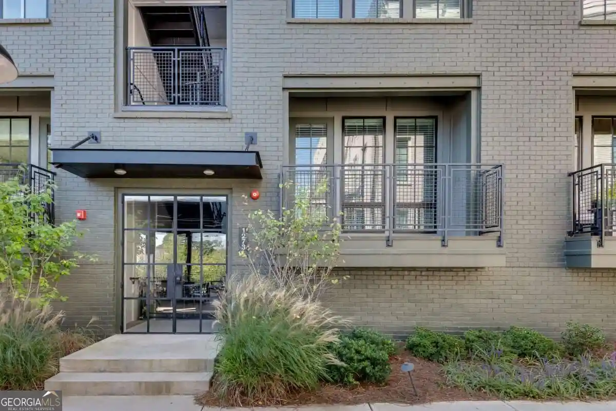 Condo for sale at 1273 Longreen Ter NW, Atlanta, GA 30318 | MLS# 10871379