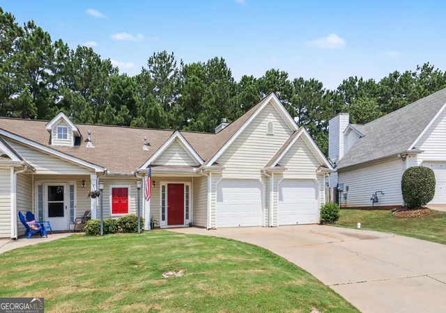 4th image of 145 Courtyard Ln, Newnan, GA 30265 | MLS# 10815891