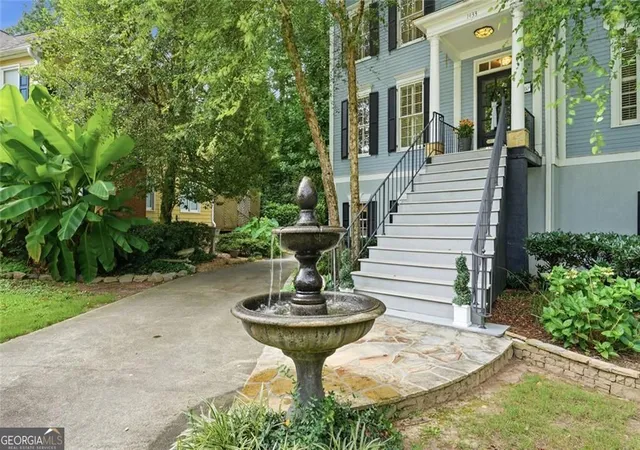 Photo 3 of Sale Pending at 1433 Oakengate Dr, Tucker, GA 30083 | MLS# 10811216 | Listing updated on 2026-09-14