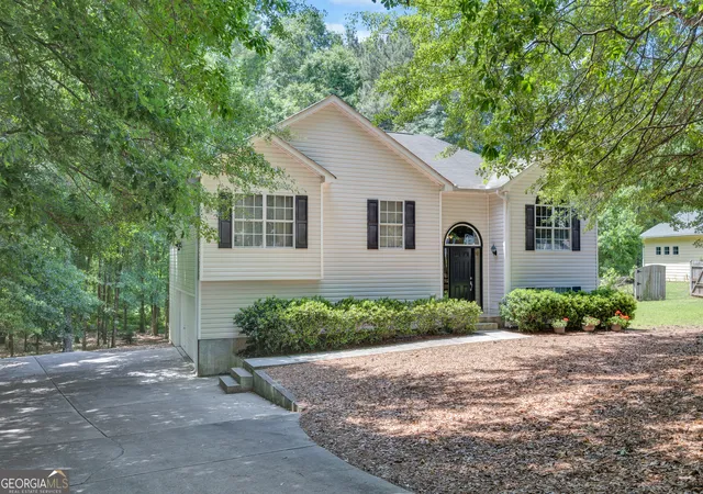Photo 2 of Sale Pending at 132 Mckenzie Ct, Stockbridge, GA 30281 | MLS# 10781606 | Listing updated on 2026-10-02