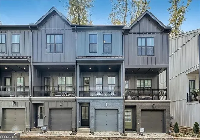 Townhouse for sale at 180 Chestnut Cir, Atlanta, GA 30342 | MLS# 10834787
