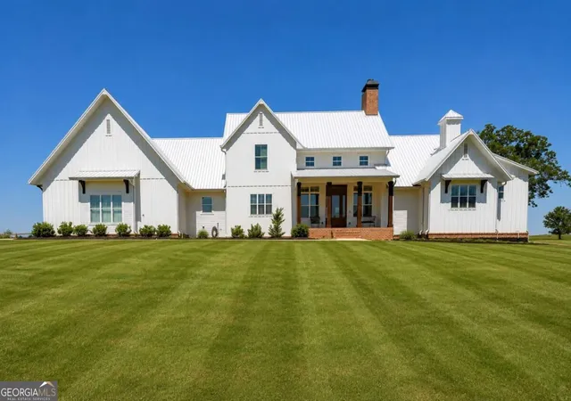 Photo 1 of Single family home for sale at 3200 Shady Grv Rd, Carrollton, GA 30116 | MLS# 10836780 | Listing updated on 2026-09-14