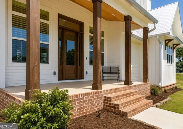 Photo 3 of Single family home for sale at 3200 Shady Grv Rd, Carrollton, GA 30116 | MLS# 10836780 | Listing updated on 2026-09-14
