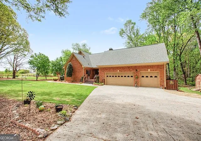 2nd image of 3275 Fence Rd, Dacula, GA 30019 | MLS# 10728097