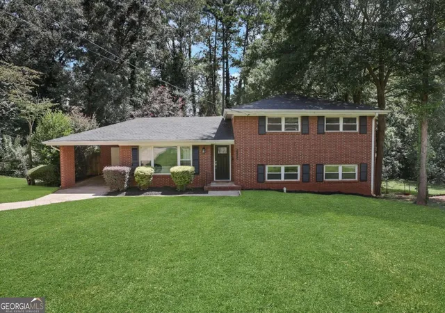 Photo 3 of Single family home for sale at 2982 Valley Ridge Dr, Decatur, GA 30032 | MLS# 10807704 | Listing updated on 2026-09-23