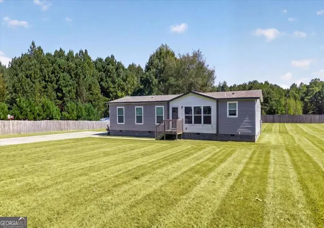 Photo 1 of Manufactured home for sale at 521 Midway Rd Nw, Resaca, GA 30735 | MLS# 10878608 | Listing updated on 2026-10-24