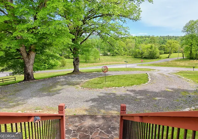 Photo 5 of Sale Pending at 12 Chastain Rd, Murphy, NC 28906 | MLS# 10753853 | Listing updated on 2026-09-04