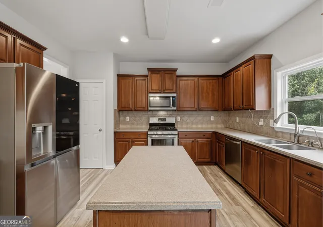 Homes for sale in Union City, GA | 7295 Madison Dr, Union City, GA 30291 | MLS# 10790873