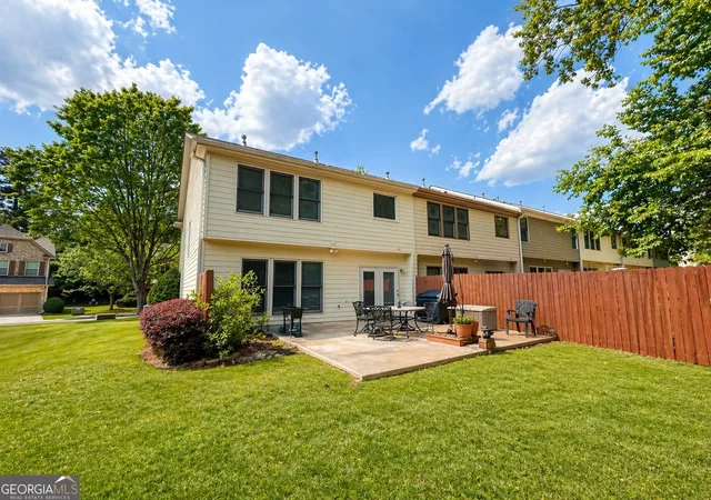 Photo 3 of Townhouse for sale at 1525 Winshire Cvs, Alpharetta, GA 30004 | MLS# 10742963 | Listing updated on 2026-09-10