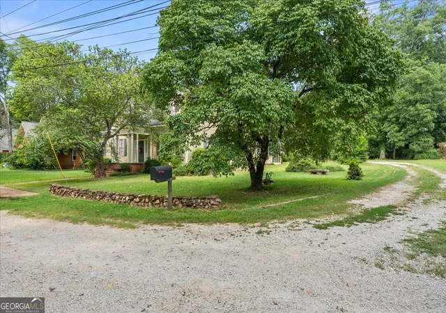 Photo 2 of Single family home for sale at 216 S Laurel Ave, Greensboro, GA 30642 | MLS# 10828261 | Listing updated on 2026-09-21