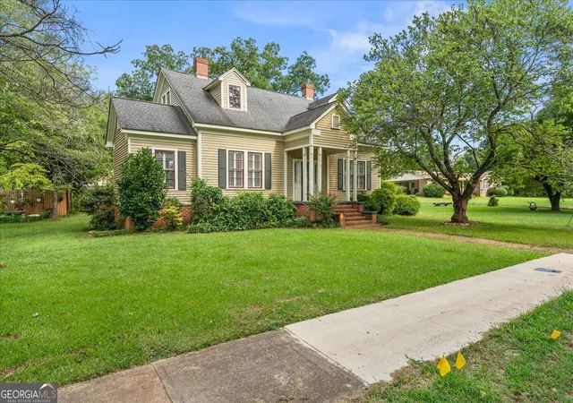 Photo 3 of Single family home for sale at 216 S Laurel Ave, Greensboro, GA 30642 | MLS# 10828261 | Listing updated on 2026-09-21