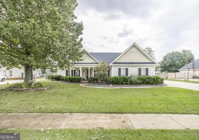 2nd image of 204 Lovorn Cir, Warner Robins, GA 31088 | MLS# 10624212