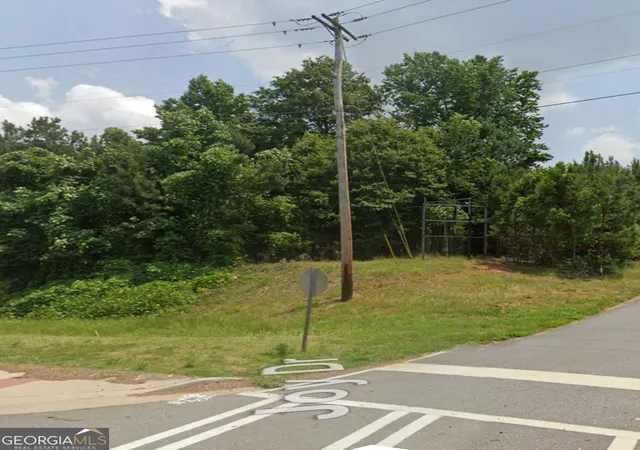 Photo 3 of Sale Pending at 5574 Lanier Islands Pkwy, Buford, GA 30518 | MLS# 10269289 | Listing updated on 2026-07-14