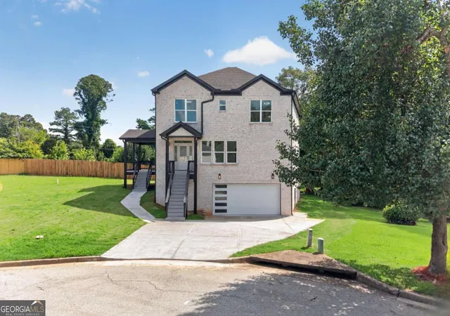 Photo 3 of Single family home for sale at 210 Lacey, Loganville, GA 30052 | MLS# 10805629 | Listing updated on 2026-08-27