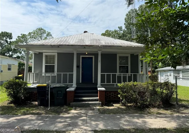 Homes for sale in Savannah, GA | 737 E 37th St, Savannah, GA 31401 | MLS# 10607475