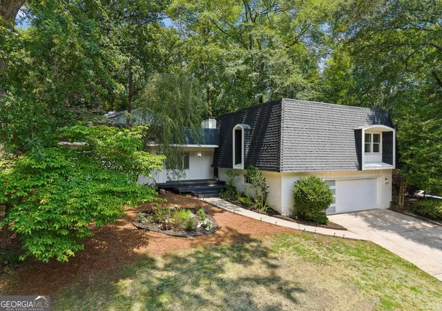 Photo 2 of Single family home for sale at 700 Cedar Knoll Dr, Roswell, GA 30076 | MLS# 10803521 | Listing updated on 2026-09-02