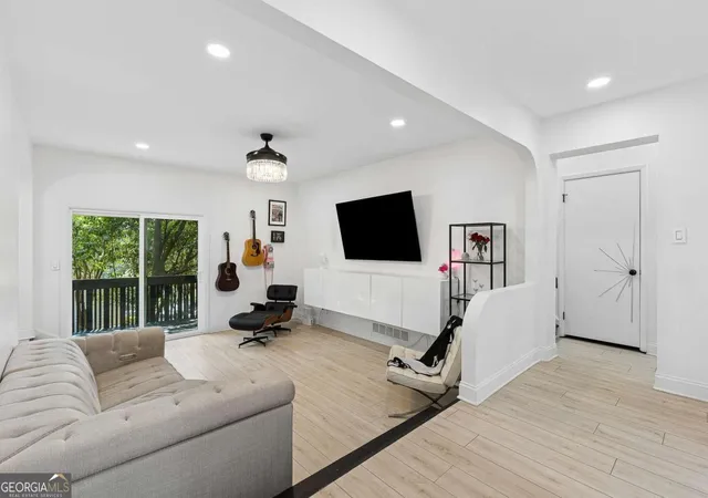 Photo 3 of Single family home for sale at 700 Cedar Knoll Dr, Roswell, GA 30076 | MLS# 10803521 | Listing updated on 2026-09-02
