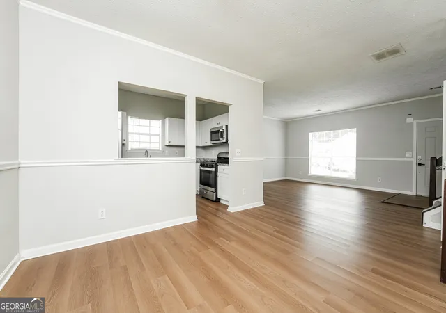 4th image of 6580 Eastbriar Dr, Lithonia, GA 30058 | MLS# 10819679