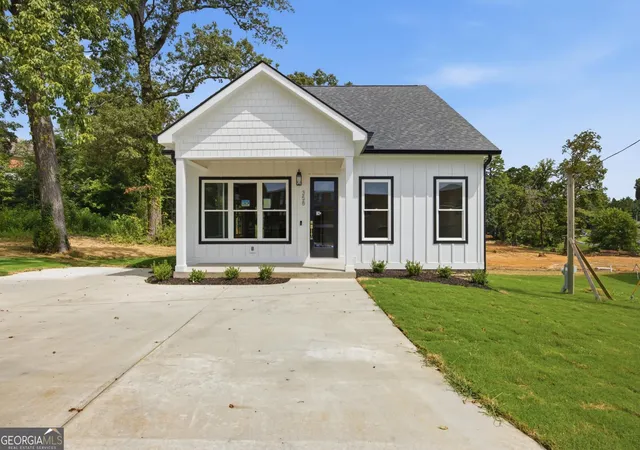 1st image of 358 Thomas Rd, Fort Oglethorpe, GA 30742 | MLS# 10823329