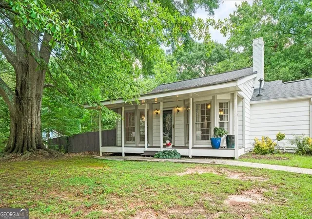 Photo 2 of Single family home for sale at 1661 Hudson Rd, Decatur, GA 30033 | MLS# 10741288 | Listing updated on 2026-07-21