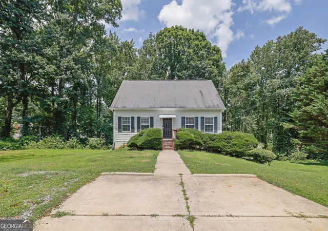 Homes for sale in Cumming, GA | 5465 Mashburn Dr, Cumming, GA 30041 | MLS# 10797739
