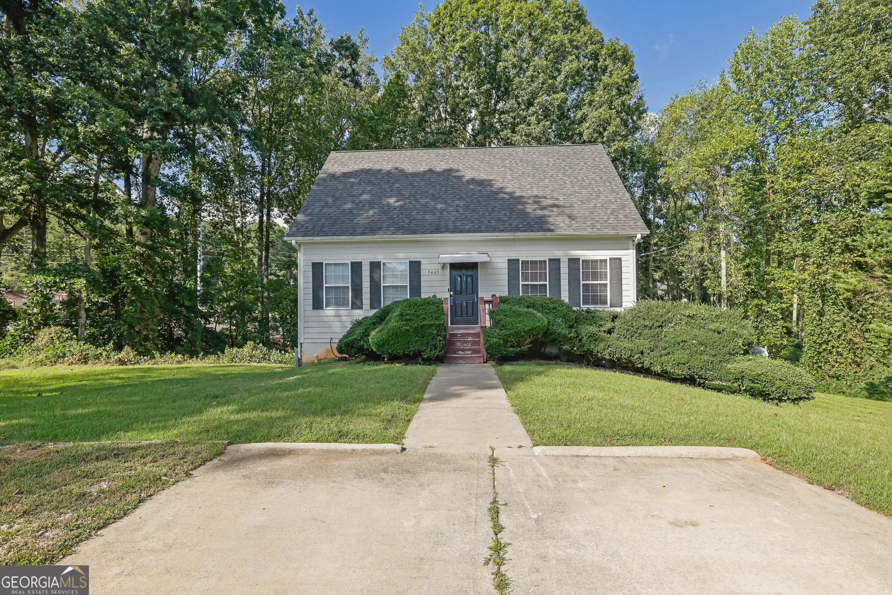 Photo 1 of Single family home for sale at 5465 Mashburn Dr, Cumming, GA 30041 | MLS# 10797739 | Listing updated on 2026-10-21