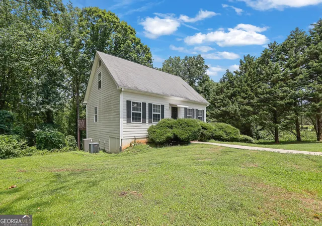 Homes for sale in Cumming, GA | 5465 Mashburn Dr, Cumming, GA 30041 | MLS# 10797739