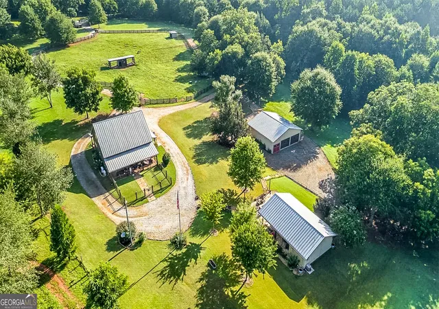 Photo 4 of House for sale at 300 Parker Rd, Mcdonough, GA 30252 | MLS# 10822898 | Listing updated on 2026-09-04