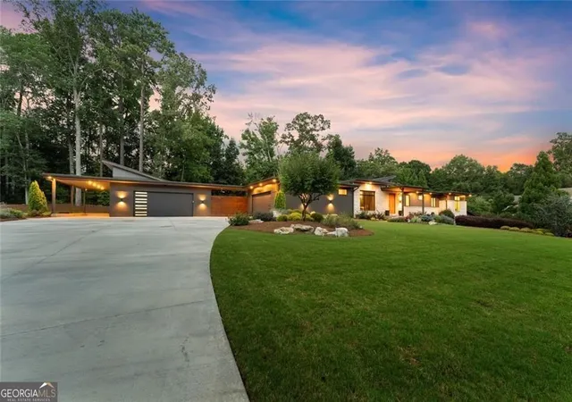 3rd image of 574 Riverside Rd, Sugar Hill, GA 30518 | MLS# 10815930