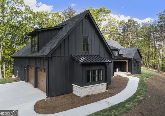 Photo 3 of Sale Pending at 24 Fern Creek Ct, Jasper, GA 30143 | MLS# 10737657 | Listing updated on 2026-10-02