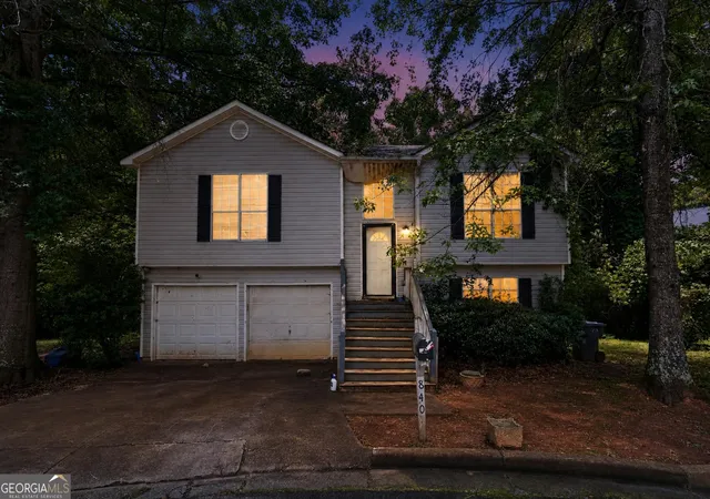 2nd image of 840 Tradd Ct, Stone Mountain, GA 30087 | MLS# 10807912