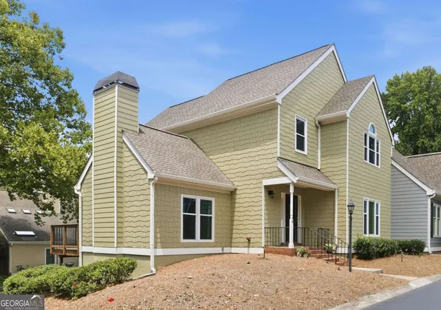 Photo 2 of Townhouse for sale at 8 Vernon Glen Ct, Sandy Springs, GA 30338 | MLS# 10811934 | Listing updated on 2026-09-04