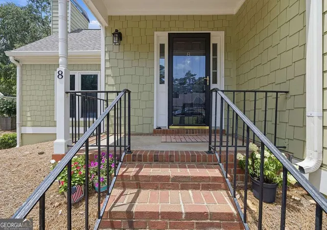 Photo 2 of Townhouse for sale at 8 Vernon Glen Ct, Sandy Springs, GA 30338 | MLS# 10811934 | Listing updated on 2026-09-04