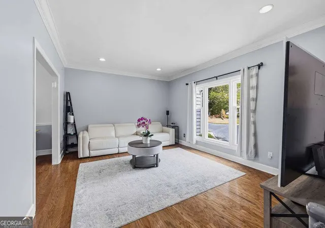 Photo 4 of Townhouse for sale at 8 Vernon Glen Ct, Sandy Springs, GA 30338 | MLS# 10811934 | Listing updated on 2026-09-04