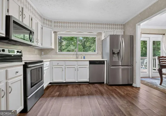 Photo 4 of Single family home for sale at 9640 Pine Thicket Way, Roswell, GA 30075 | MLS# 10808094 | Listing updated on 2026-08-03