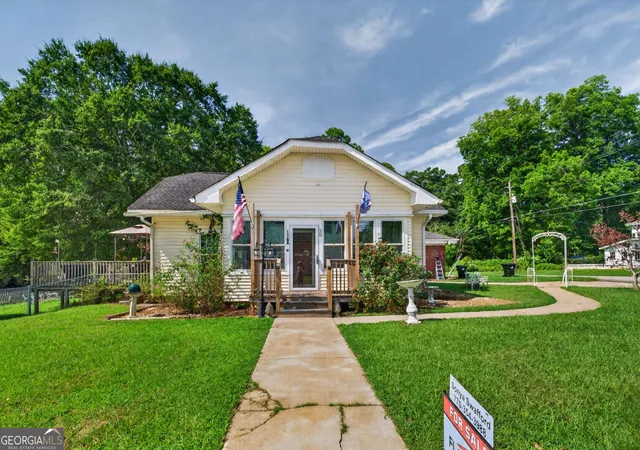 Photo 4 of Single family home for sale at 30 Tallapoosa St, Temple, GA 30179 | MLS# 10831355 | Listing updated on 2026-09-19