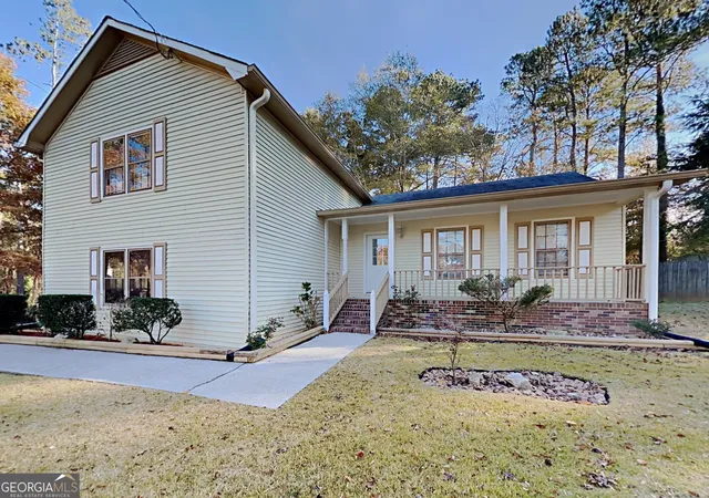 Photo 1 of Single family home for sale at 2537 Kings Pistol Ct, Grayson, GA 30017 | MLS# 10803465 | Listing updated on 2026-09-05