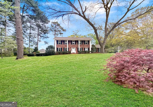 Photo 3 of Sale Pending at 2484 Powers Fry Dr Se, Marietta, GA 30067 | MLS# 10724895 | Listing updated on 2026-09-08