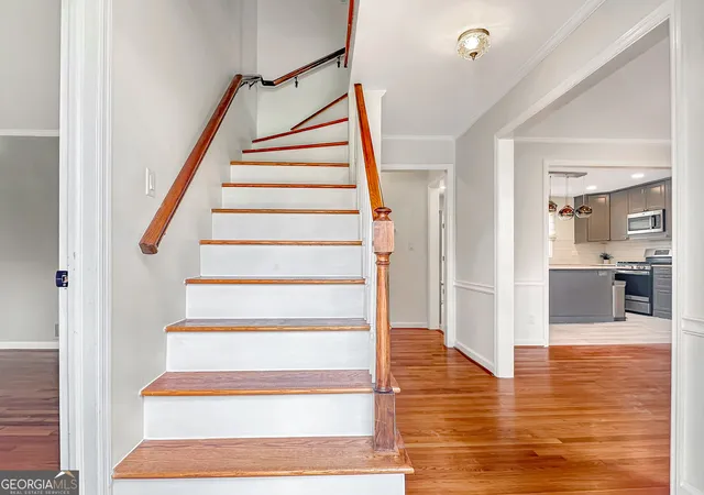 Photo 3 of Sale Pending at 2484 Powers Fry Dr SE, Marietta, GA 30067 | MLS# 10724895 | Listing updated on 2026-09-08