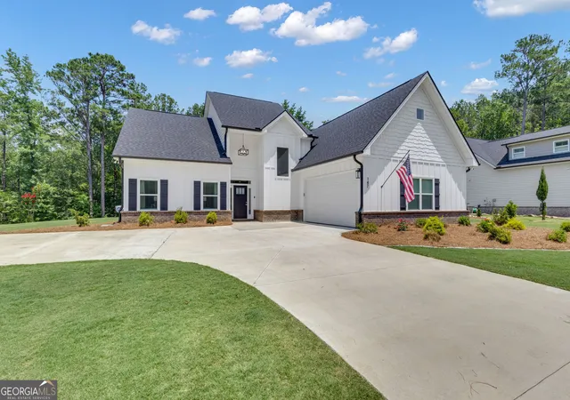 Homes for sale in Lagrange, GA | 147 Wolf Creek Cvs, Lagrange, GA 30240 | MLS# 10691376