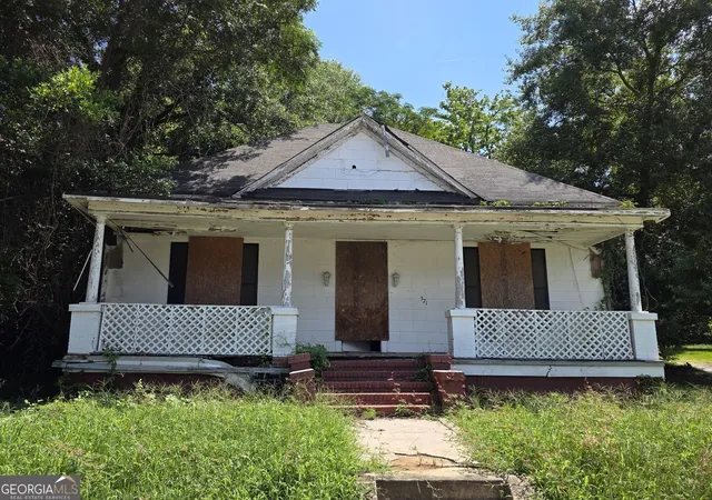 Photo 1 of Single family home for sale at 736 Peachtree St, Macon, GA 31217 | MLS# 10808360 | Listing updated on 2026-08-23