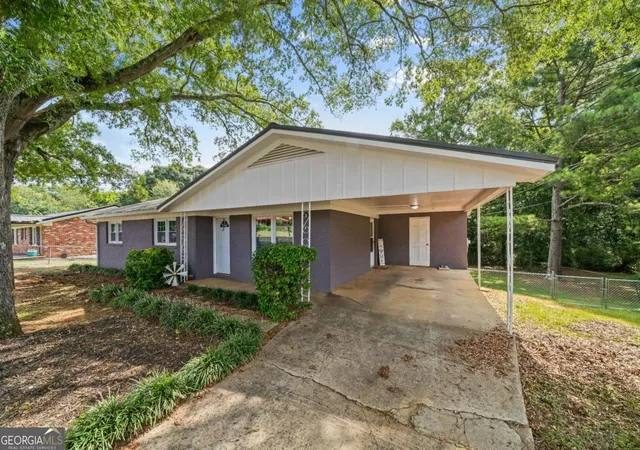 Homes for sale in Cedartown, GA | 112 Greenbriar Dr, Cedartown, GA 30125 | MLS# 10803992