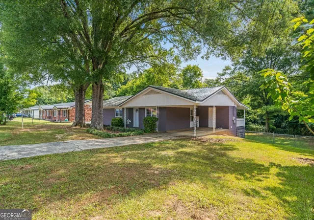 Homes for sale in Cedartown, GA | 112 Greenbriar Dr, Cedartown, GA 30125 | MLS# 10803992