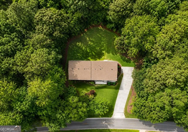Photo 2 of Sale Pending at 1883 Niskey Lake Rd Sw, Atlanta, GA 30331 | MLS# 10831270 | Listing updated on 2026-10-12