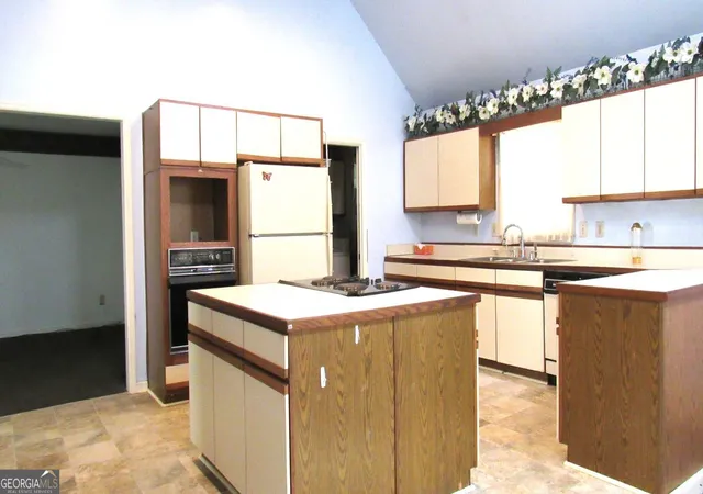 Photo 4 of Single family home for sale at 4305 Deep Springs Ct, Kennesaw, GA 30144 | MLS# 10734738 | Listing updated on 2026-09-25