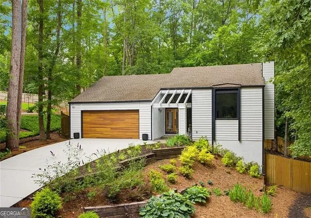 Photo 2 of Single family home for sale at 3452 Shawnee Trl Se, Smyrna, GA 30080 | MLS# 10777140 | Listing updated on 2026-08-21